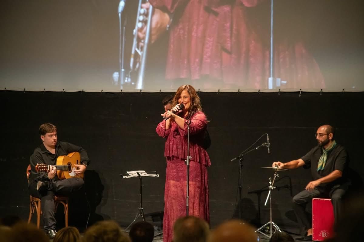 Imagen secundaria 1 - Varios momentos de la gala.