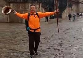 Albuñol se emociona con la llegada de su vecino Miguel a Santiago tras caminar 1.200 kilómetros