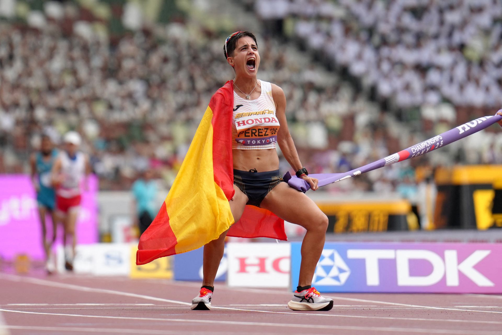 Las imágenes de la granadina María Pérez como campeona del mundo