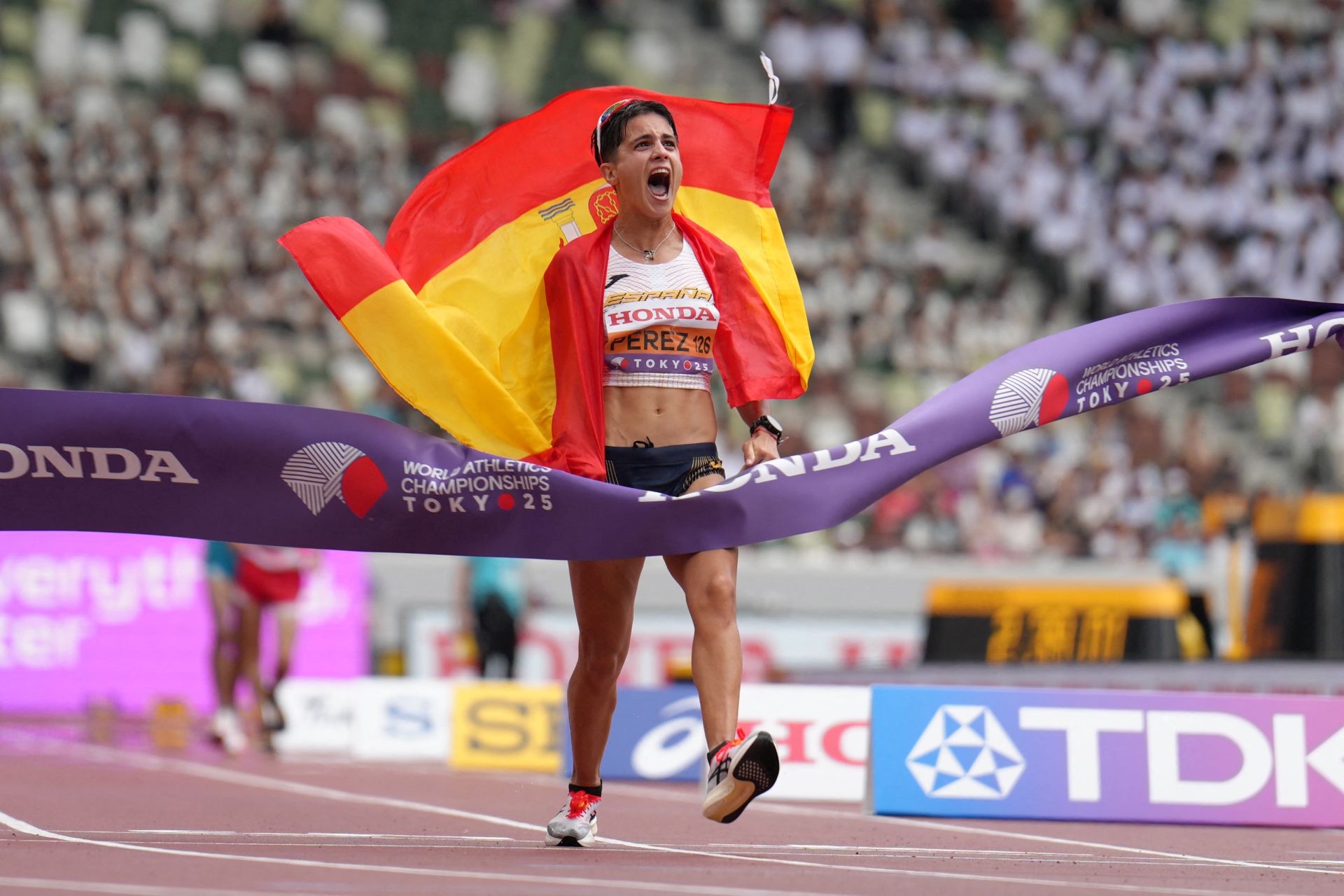 Las imágenes de la granadina María Pérez como campeona del mundo
