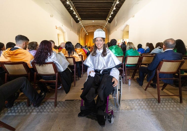 Eva Isidoro Cabañas, primera doctora de su familia, quiere dar visibilidad a la discapacidad