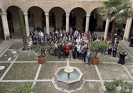 Participantes posan en la última edición del Foro de directores comerciales del Club Cámara Granada.