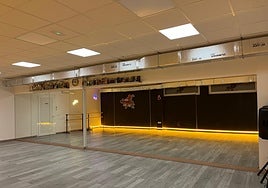 Interior de la academia de danza que abrió el 15 de septiembre de 2025.