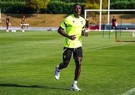 Soko entrenando con la UD Almería.