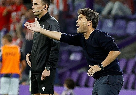 Rubi expresa en su gesto la fe en la reacción, pero también la urgencia que se añade por la racha.,