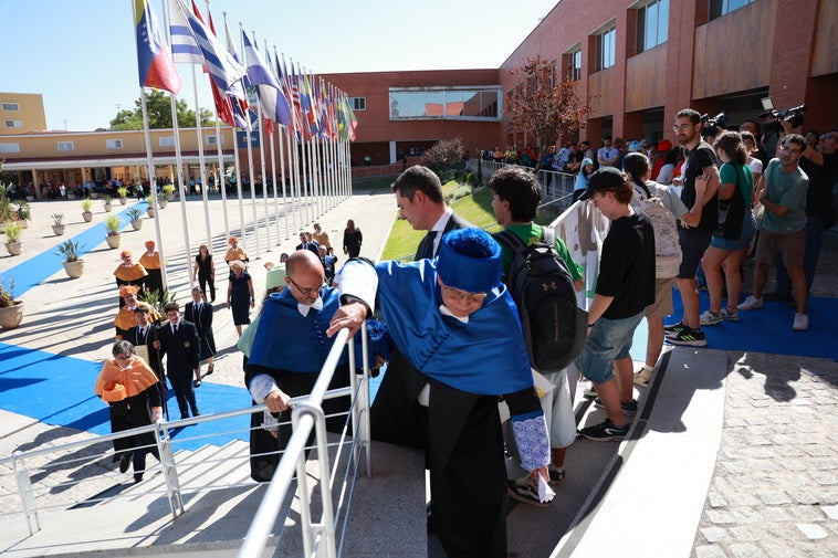 Andalucía inicia su largo camino hacia las urnas sin escapar del clima general de polarización 