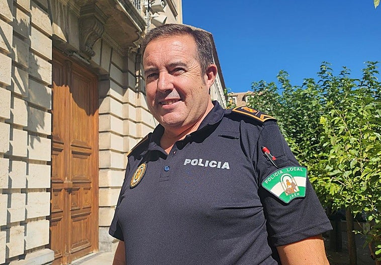 Luis Ojeda, a las puertas del Ayuntamiento de Jaén.