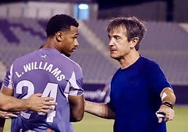 Pacheta, junto a Loïc Williams en La Victoria.