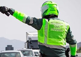 Fallece un motorista en una colisión múltiple en la A-44 en Jaén