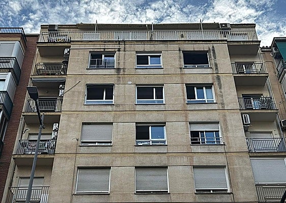 Piso en el que se han originado las llamas en la calle Arabial.