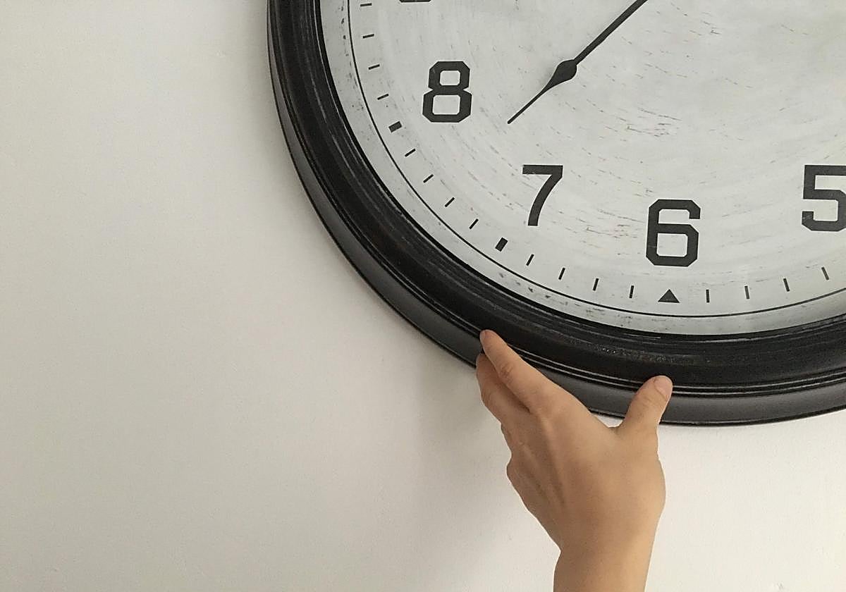 El cambio de hora llega con regalo para muchos trabajadores.