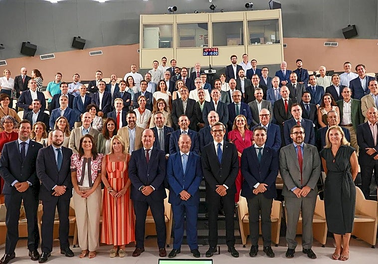 Las ayudas de la Junta a la gran industria andaluza movilizan inversiones de 1.400 millones.