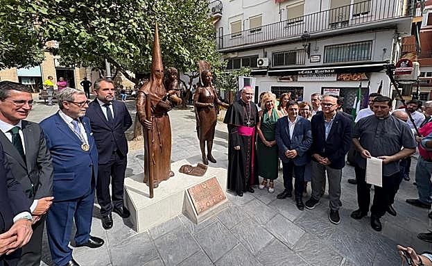 Inauguración del monumento al cofrade.