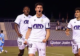 Sako y Manu López celebran uno de los tantos firmados ante el Granada CF.