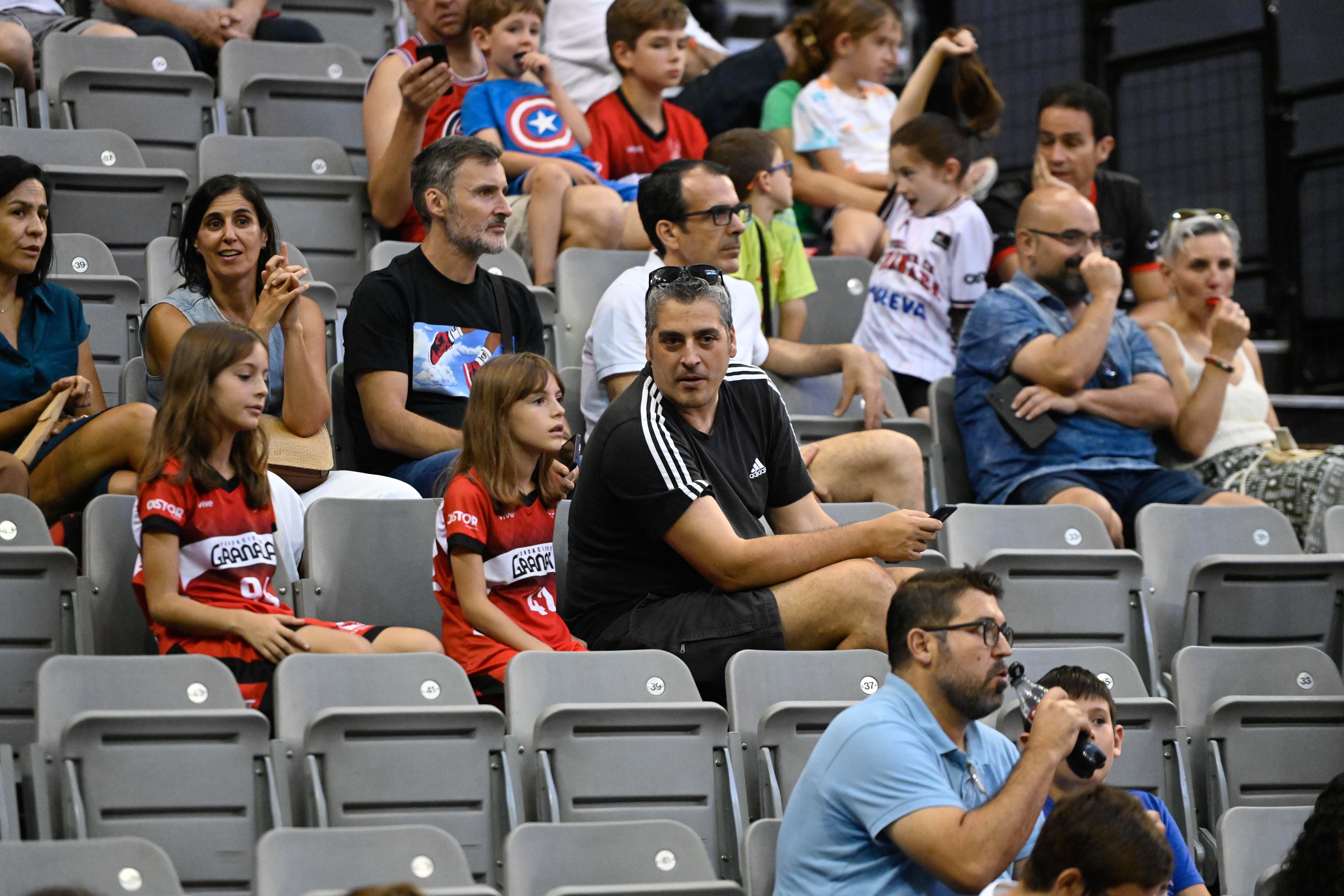 Encuéntrate en el entrenamiento con público del Covirán Granada