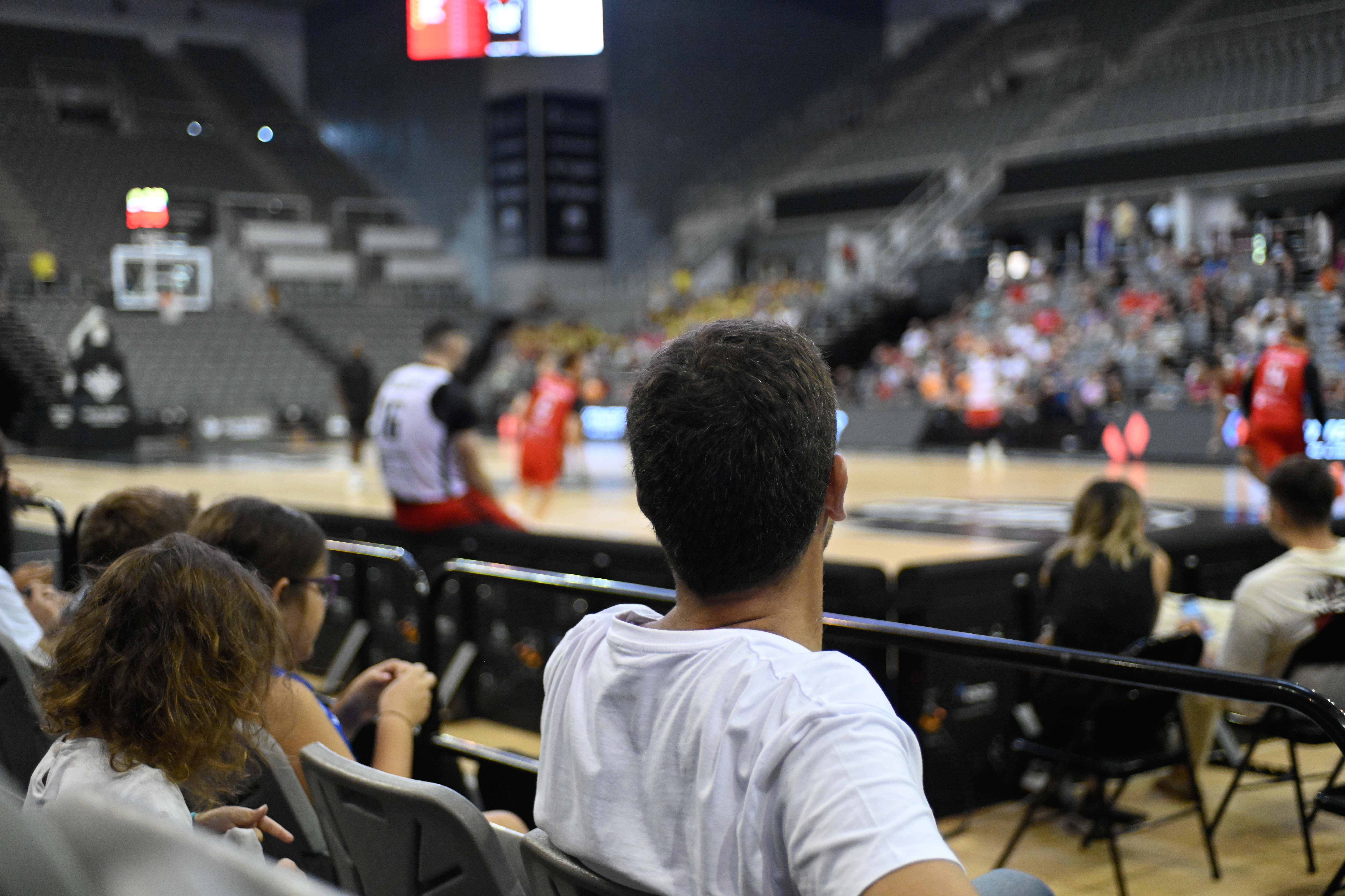 Encuéntrate en el entrenamiento con público del Covirán Granada