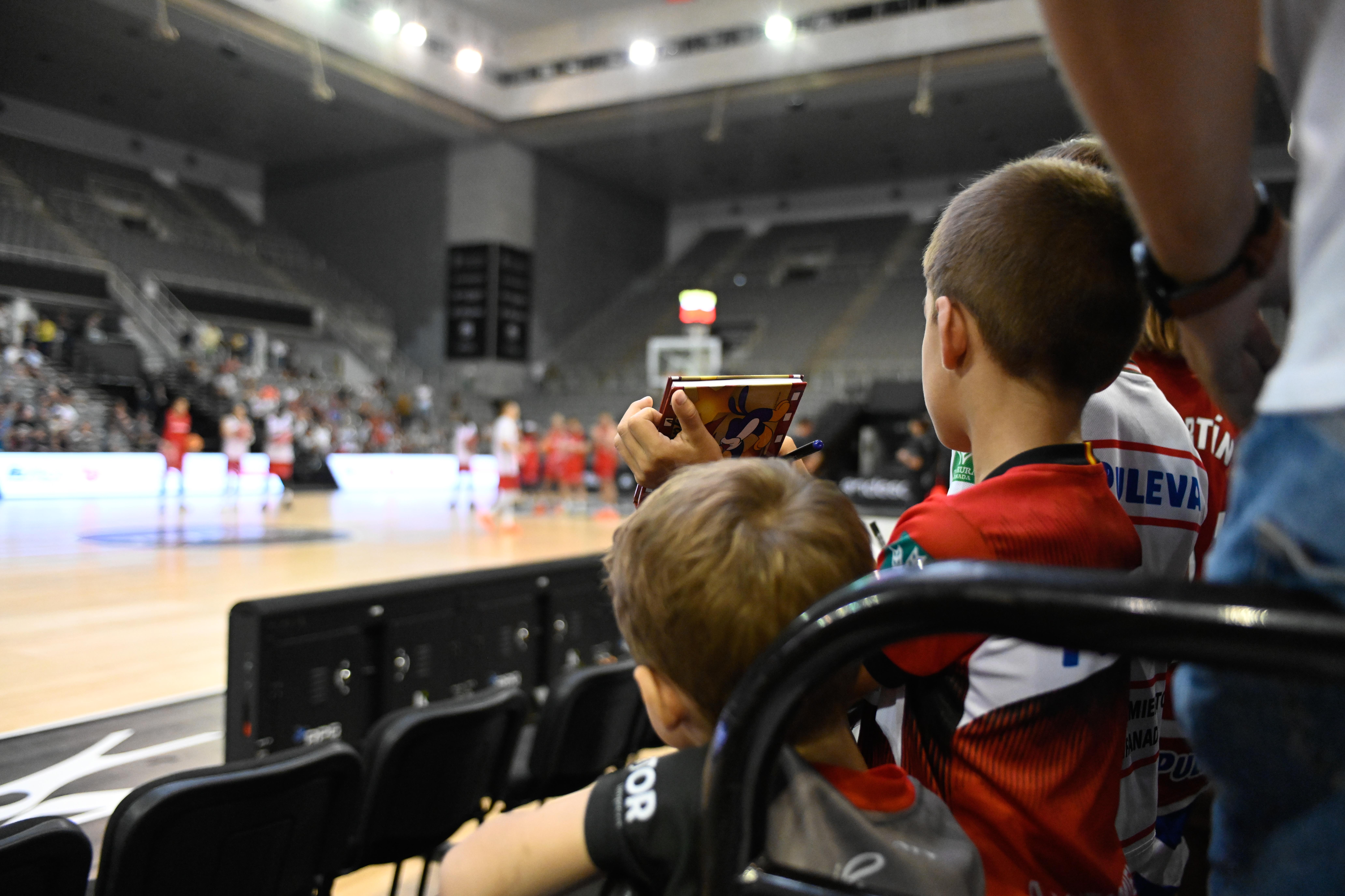 Encuéntrate en el entrenamiento con público del Covirán Granada