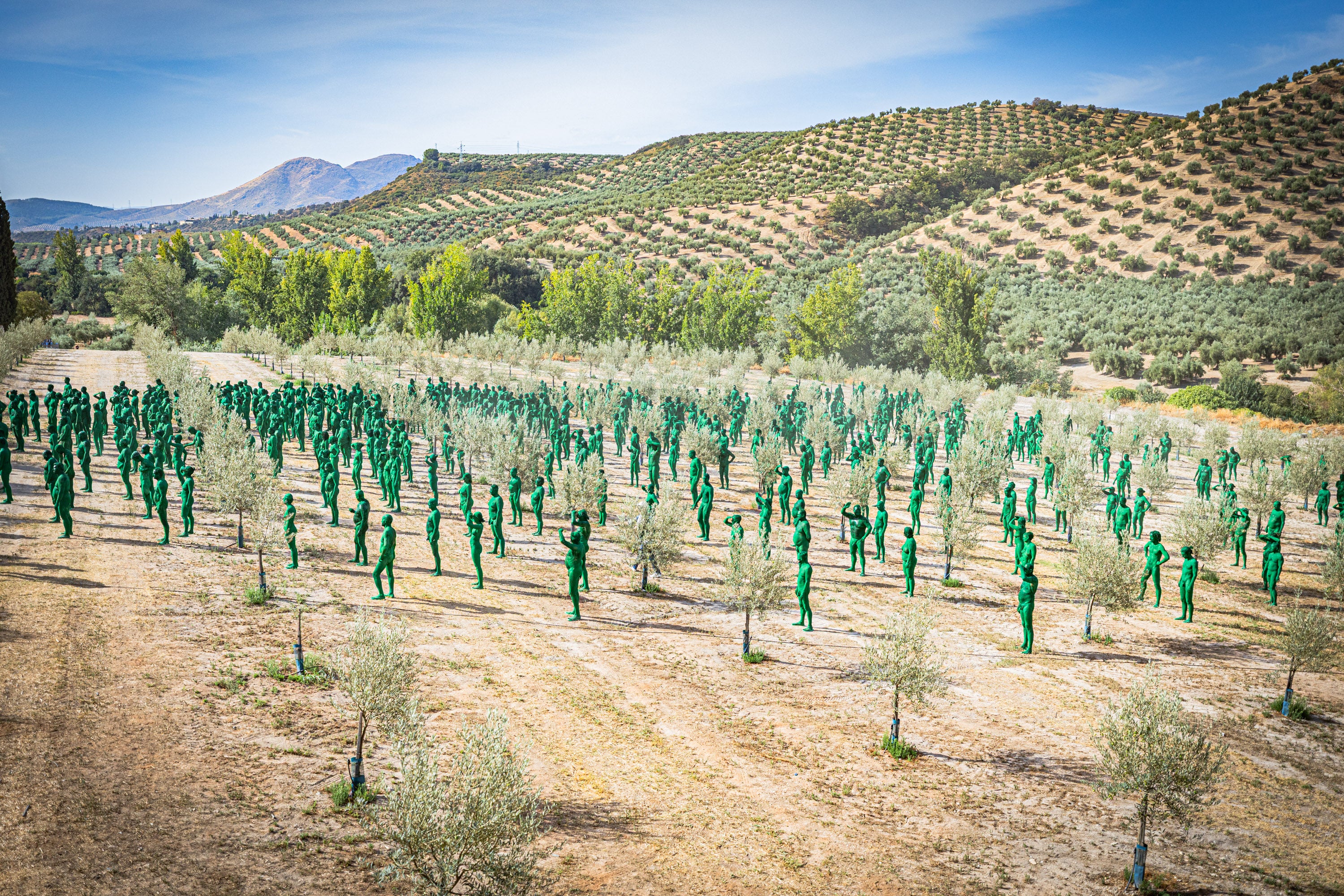 Las imágenes de los desnudos verdes en Granada