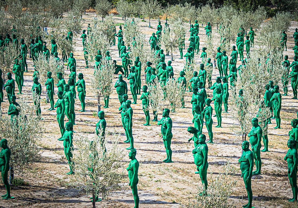 Las imágenes de los desnudos verdes en Granada