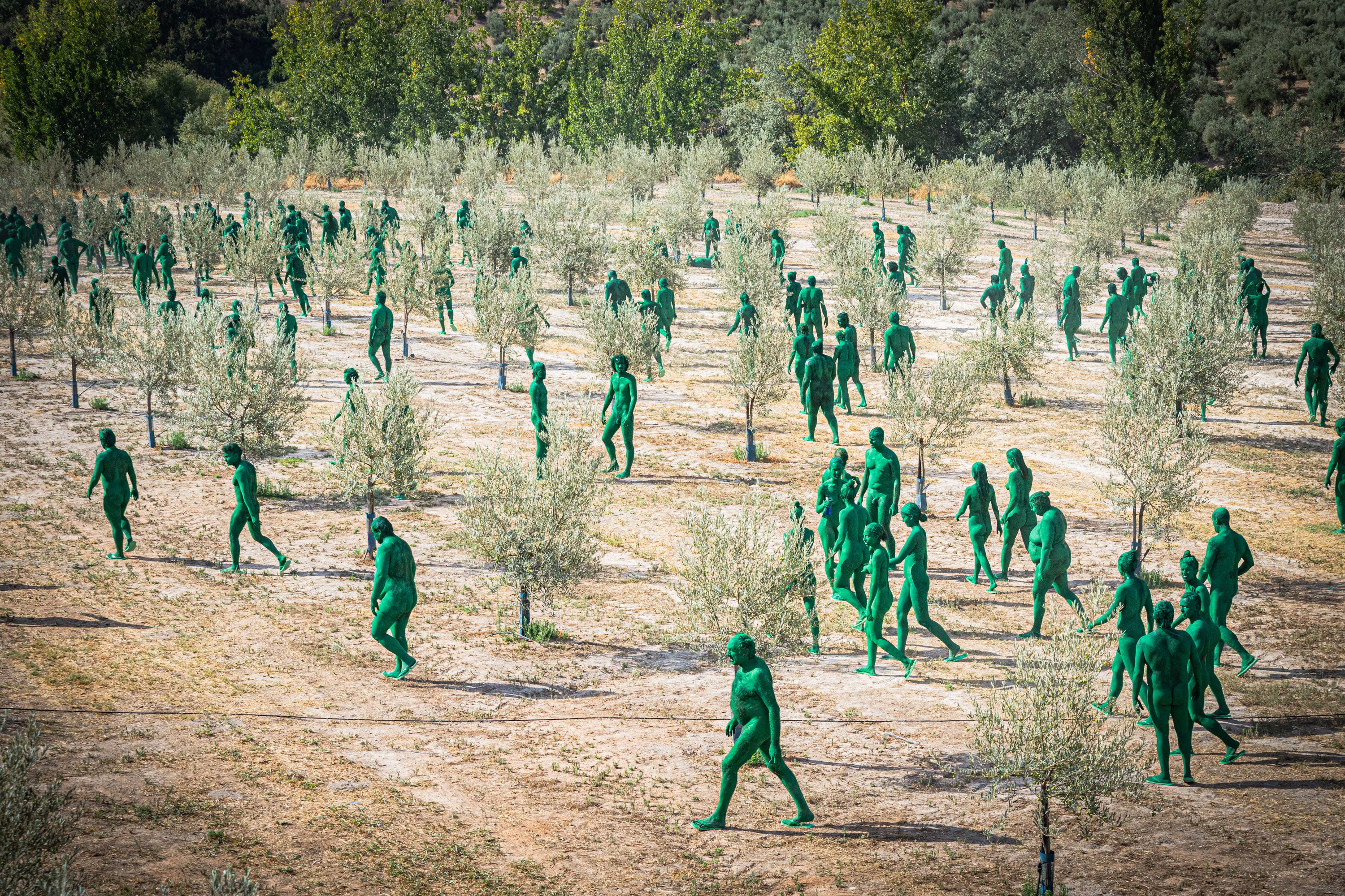 Las imágenes de los desnudos verdes en Granada