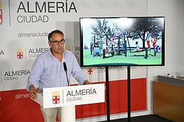 El Ayuntamiento invierte 285.000 euros en dos áreas infantiles inclusivas y sostenibles en El Puche y en Las Almadrabillas, según ha trasladado esta mañana Juanjo Segura.