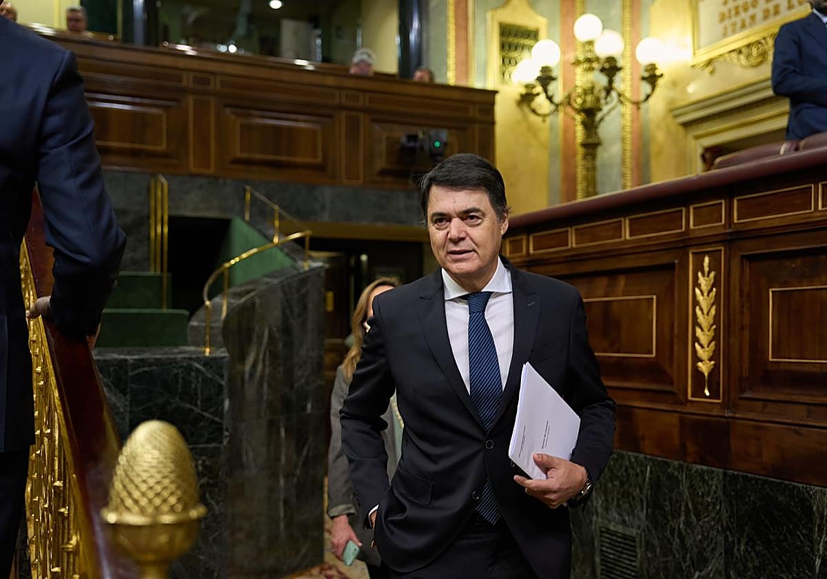 El PP llevará al Congreso y al Senado «la ridícula inversión de AENA en Granada» y exige más inversiones en el aeropuerto