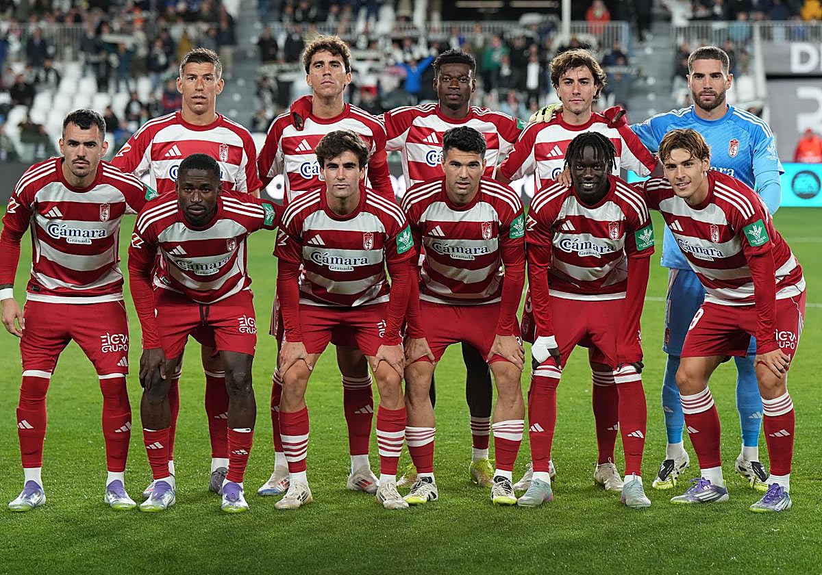El once del Granada en Burgos.
