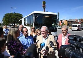 La concejala de Movilidad, el delegado de Fomento, el director del Consorcio y el alcalde de Pulianas durante el acto de presentación