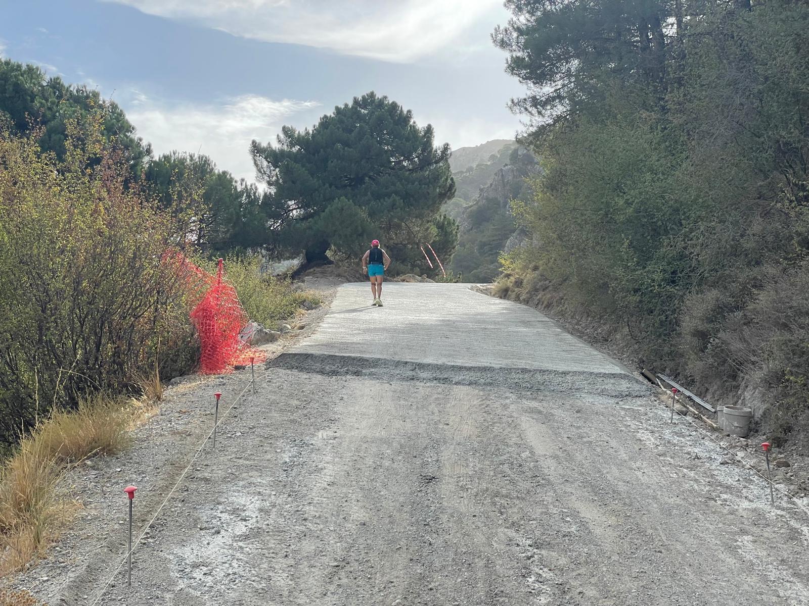 Imagen secundaria 1 - La Junta repara uno de los accesos más populares al Parque de Sierra Nevada
