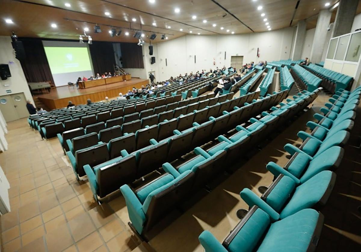 Claustro universitario de la facultad de Filosofía y Letras.