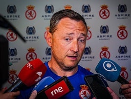 Raúl Llona, en una comparecencia como entrenador de la Cultural Leonesa.