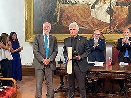 Juan Domingo Santos es distinguido como ingeniero laureado