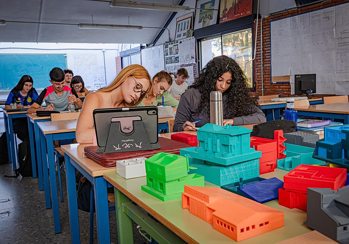 Alumnos en una de las clases del instituto de la capital Hermenegildo Lanz.