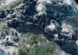 El huracán Gabrielle alcanza la categoría 3 al sur de Bermudas y provoca marejadas en EEUU