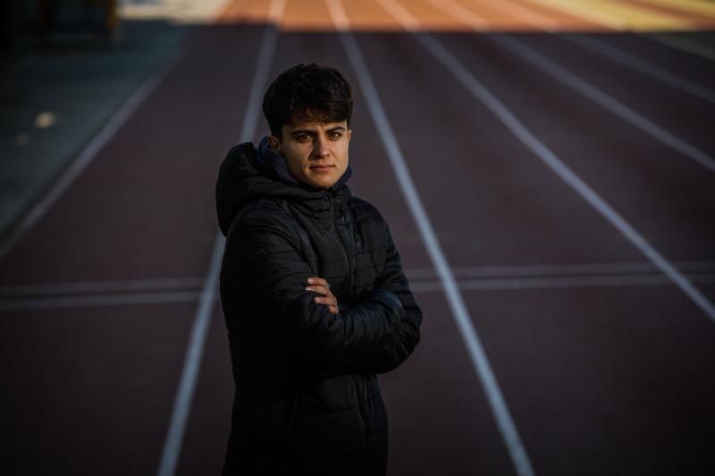 María Pérez posa con semblante serio en 2023.