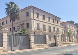 Exterior del Seminario Menor de Almería, sin actividad desde 2021.