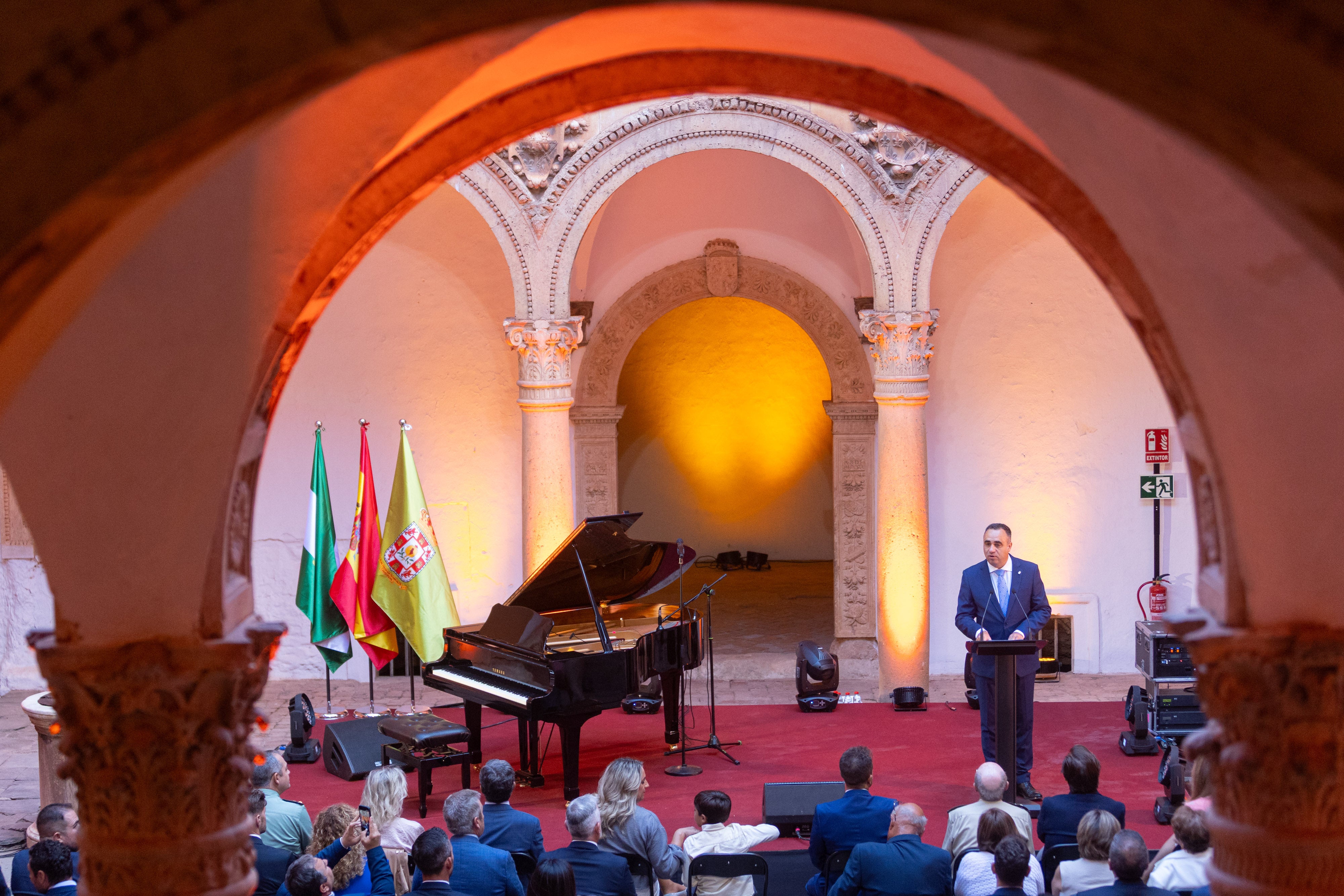 Las imágenes de la inauguración del castillo de La Calahorra este miércoles