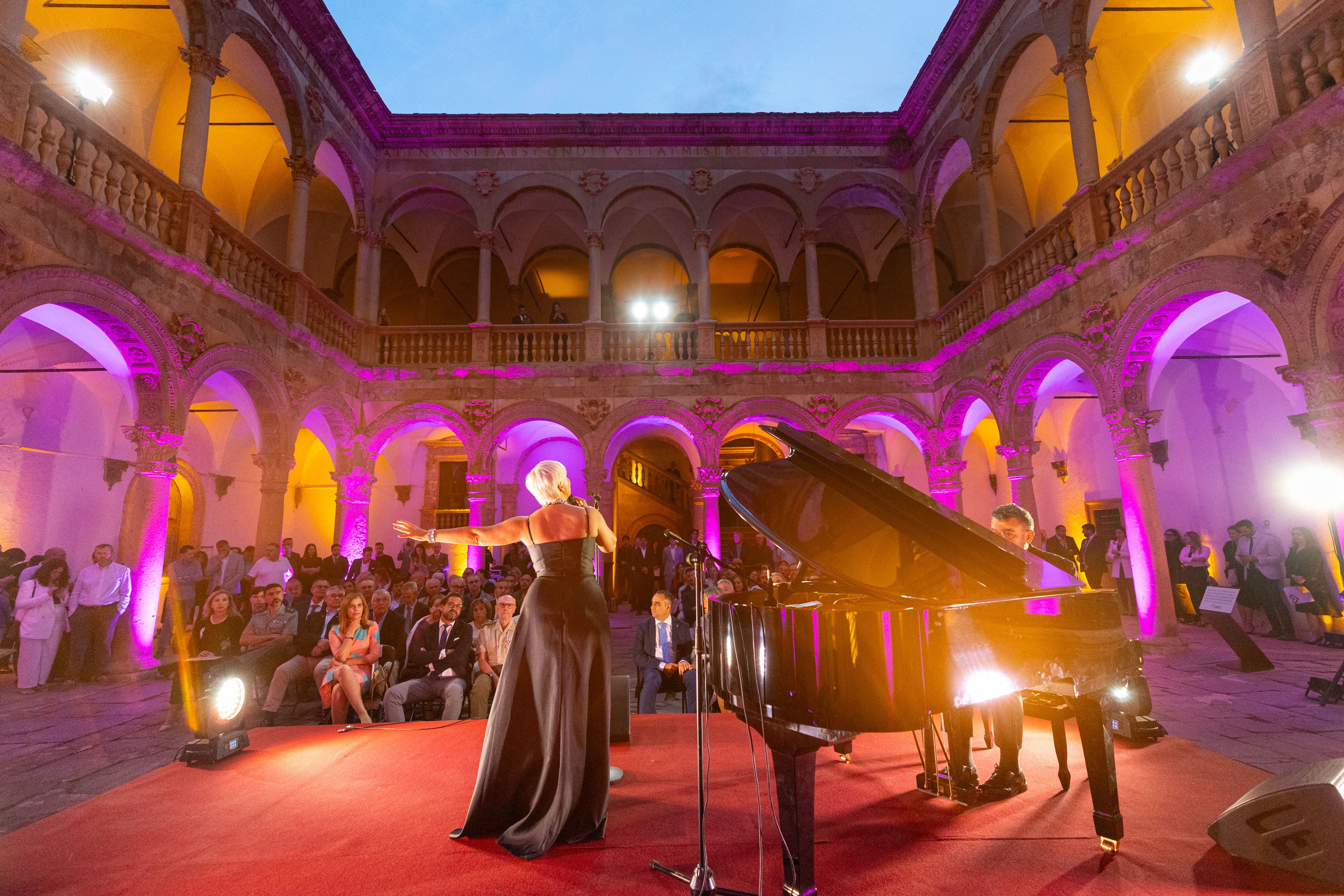 Las imágenes de la inauguración del castillo de La Calahorra este miércoles