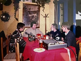 Jorge Martínez junto a unos jóvenes Juanjo Ibáñez, Pepe Espinel y Sergio Berbel