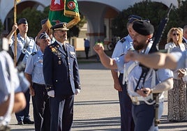 Joaquín Aguirre, en el centro, durante el acto de toma de posesión, celebrado ayer.