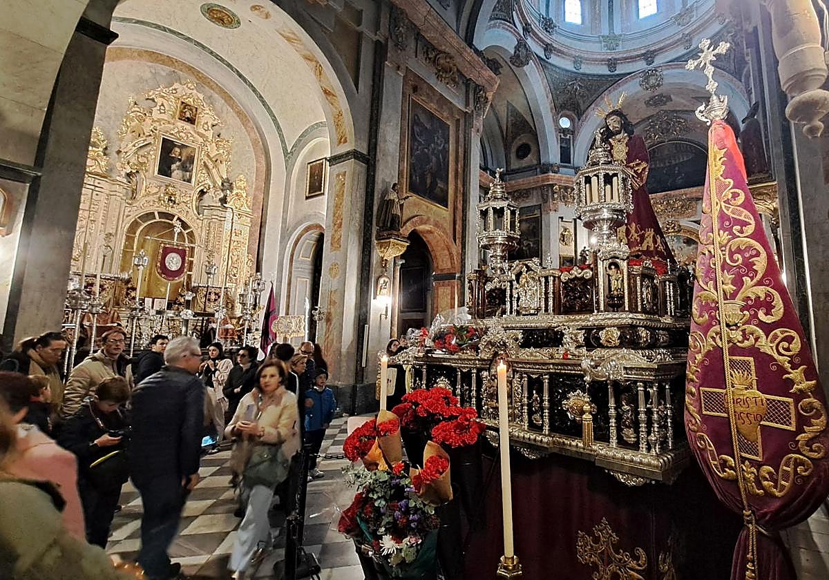 El Señor del Rescate espera para procesionar en unas semanas por Granada.