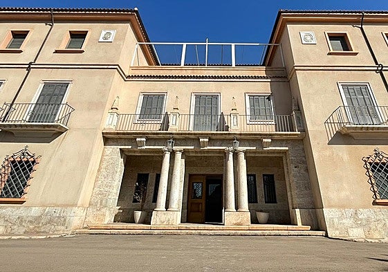 Fachada del seminario.