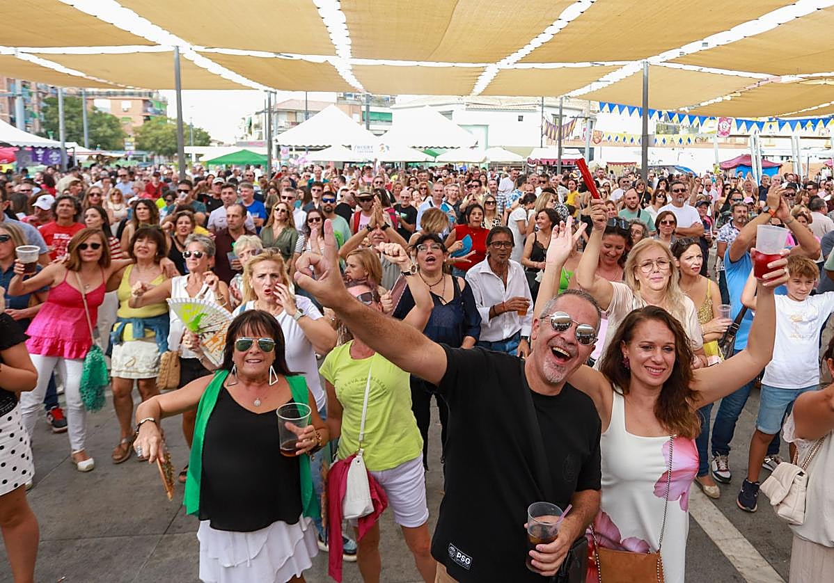 Ambiente este sábado en las fiestas de Armilla.