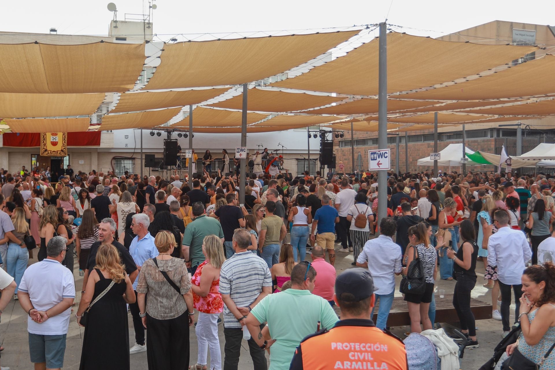 Las imágenes del ambiente en las fiestas de Armilla