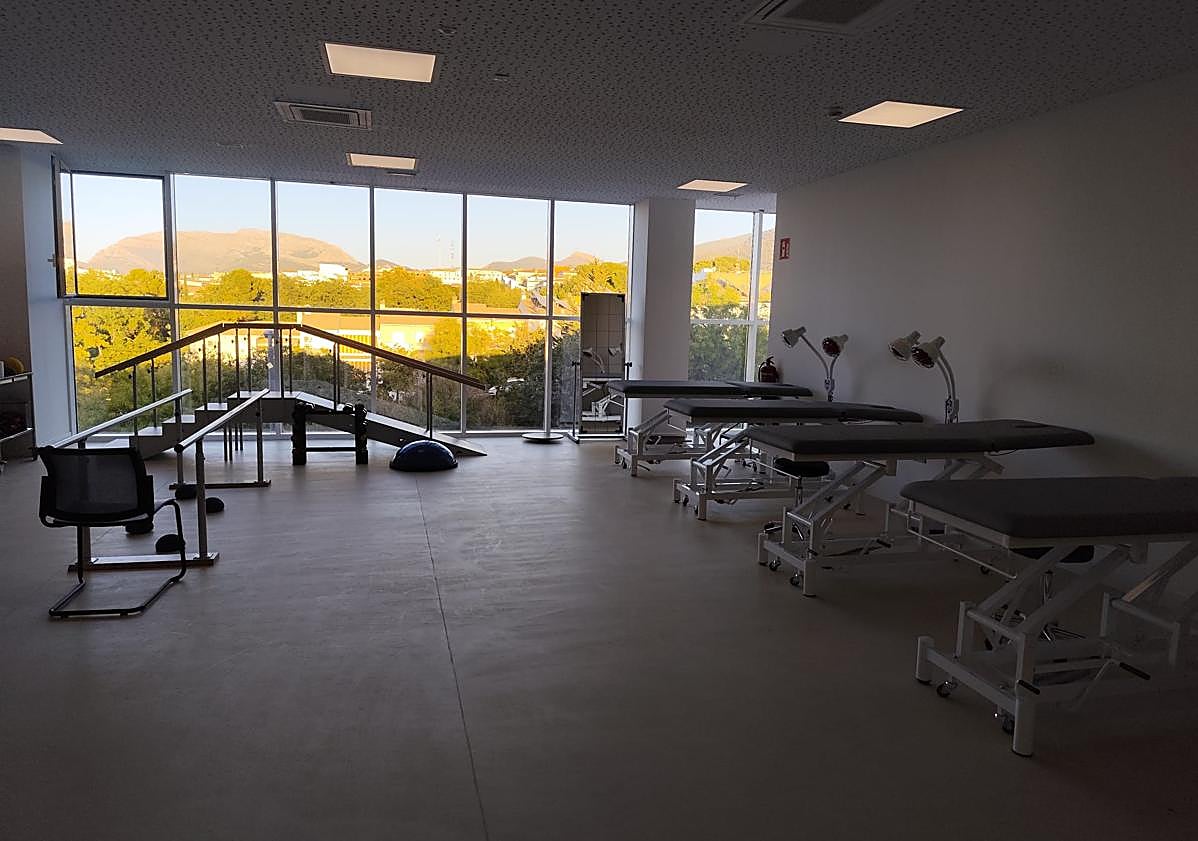 Imagen principal - El nuevo centro de salud de Mancha Real atenderá a pacientes a partir del lunes