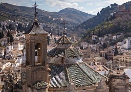 Las campanas de toda Granada sonaron al unísono.