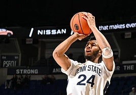 Zach Hicks lanza a canasta en su etapa universitarioa, acredita un buen porcentaje en el triple.