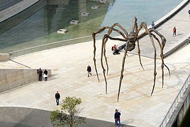 Una moto en el salón