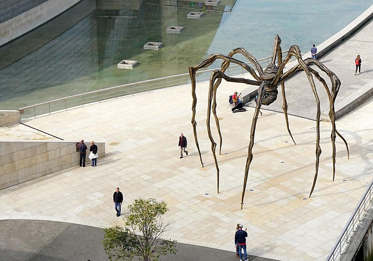 Una moto en el salón