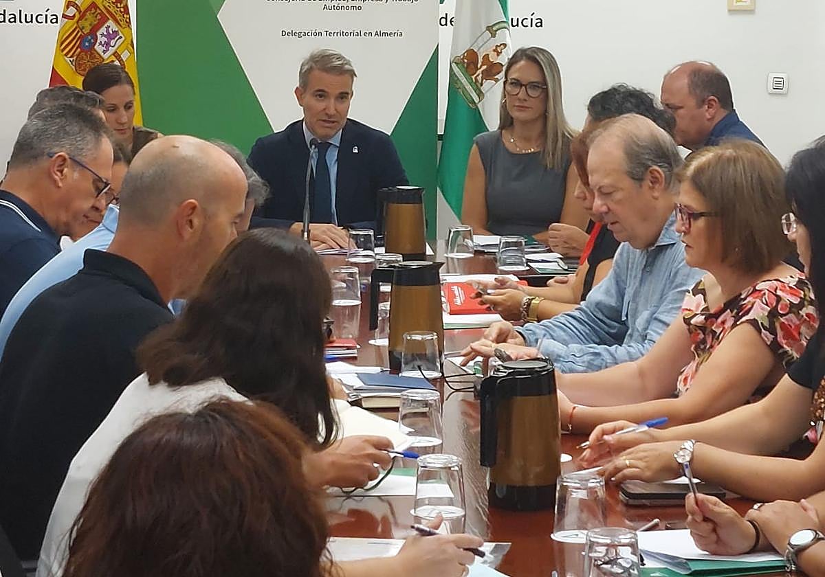 El agro tiene problemas para cubrir puestos de trabajo con 17.000 peones agrícolas en el paro en Almería